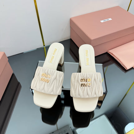 MATELASSÉ SLIDES PUMP IN OFF WHITE CALFSKIN
