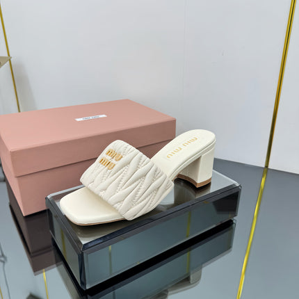 MATELASSÉ SLIDES PUMP IN OFF WHITE CALFSKIN