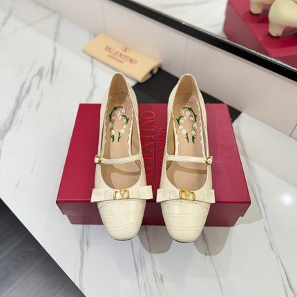 VLTN VLOGO SIGNATURE ROUND-TOE HEELS 25S IN CREAM WHITE LAMBSKIN SNAKE-EMBOSSED