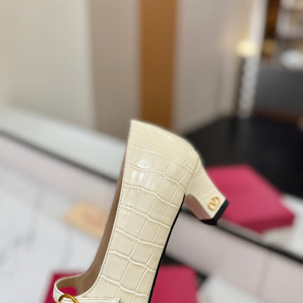 VLTN VLOGO SIGNATURE ROUND-TOE HEELS 25S IN CREAM WHITE LAMBSKIN SNAKE-EMBOSSED