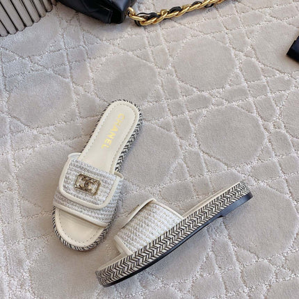 PLATFORM SLIPPERS IN WHITE WOOL AND LAMBSKIN