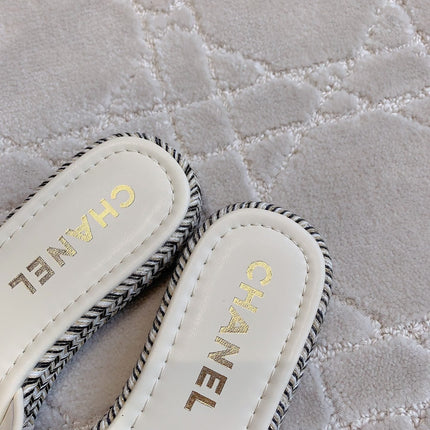 PLATFORM SLIPPERS IN WHITE WOOL AND LAMBSKIN