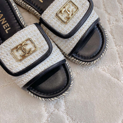PLATFORM SLIPPERS IN WHITE WOOL AND BLACK LAMBSKIN
