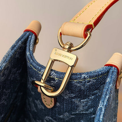 LV 25S ONTHEGO 28 IN BLUE MONOGRAM DENIM COTTON CALFSKIN LEATHER STRAP