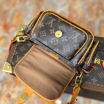 LV 25S CARGO 23 IN BROWN MONOGRAM CANVAS LEATHER TRIM GOLD HARDWARE