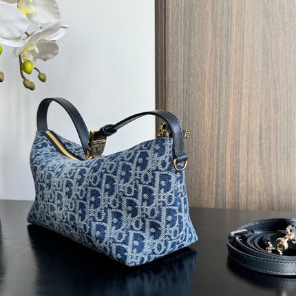 TRAVEL NOMAD POUCH 22 IN BLUE MONOGRAM OBLIQUE JACQUARD