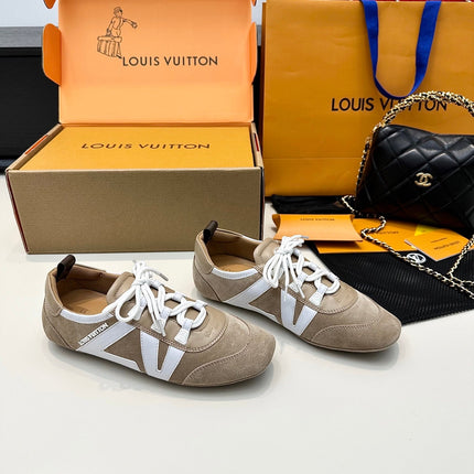 SNEAKERINA TRAINERS IN BROWN AND WHITE SUEDE