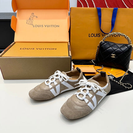 SNEAKERINA TRAINERS IN BROWN AND WHITE SUEDE