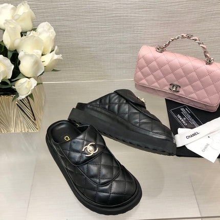 CC TURNLOCK FLAP MULES BLACK LAMBSKIN