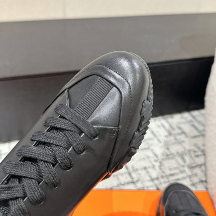 BOUNCING SNEAKER IN FULL BLACK CALFSKIN