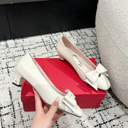 VLTN HIGH HEEL 25S 40 MM IN CREAM WHITE CALFSKIN WITH BOW