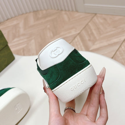 SNEAKER WITH INTERLOCKING G IN GREEN FOREST SUEDE AND MESH