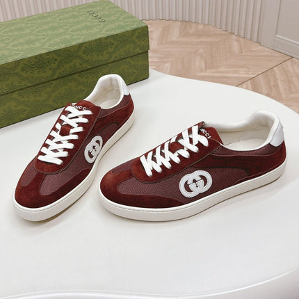 SNEAKER WITH INTERLOCKING G IN GARNET RED SUEDE AND MESH