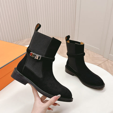 KELLY BUCKLE SHORT BOOTS IN BLACK SUEDE
