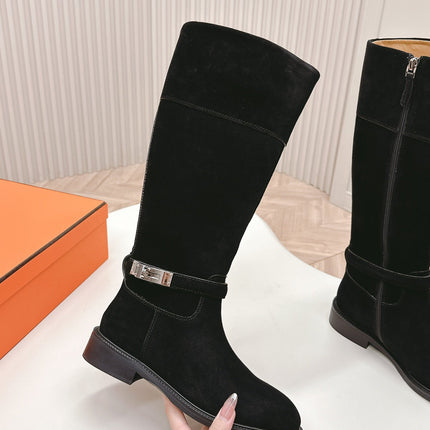 KNEE HIGH BOOTS IN BLACK SUEDE WITH SILVER BUCKLE