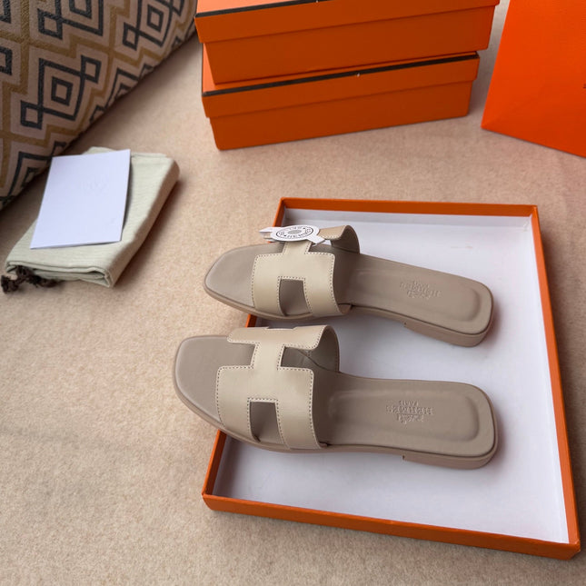 0RAN SANDALS IN KHAKI BROWN CALFSKIN