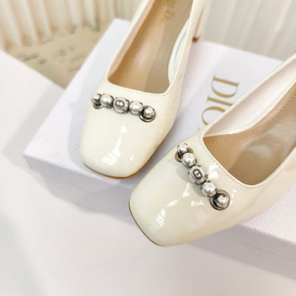 DIOR HIGH HEEL 55 MM 25S IN WHITE LAMBSKIN PEARL DETAILING