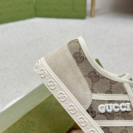 GG TRAINER SCALLOPED TOE LIGHT GRAY DENIM