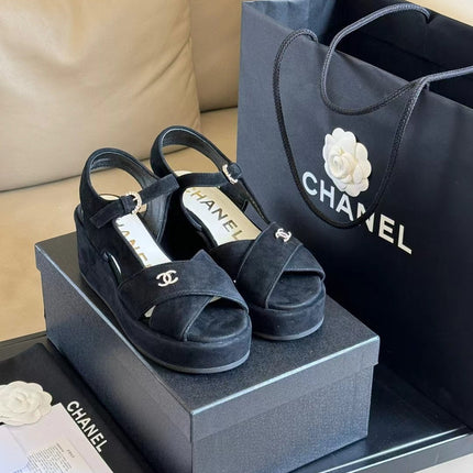 CC CLASSIC WEDGE SANDALS IN BLACK LAMBSKIN SUEDE