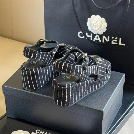 CC CLASSIC WEDGE SANDALS IN BLACK WHITE LAMBSKIN SUEDE