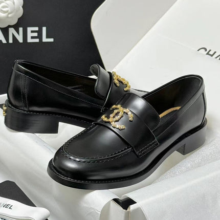 CC LOAFER BLACK CALFSKIN WITH META LOGO
