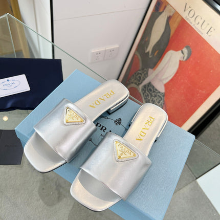 PRA SAFFIANO PATENT SLIDES SILVER CALFSKIN
