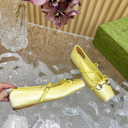 BALLET FLAT IN LIGHT YELLOW SILK WITH SILVER HARDWARE