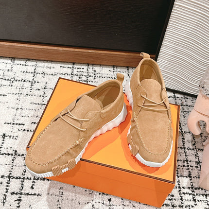 INCREASE SNEAKER IN PEANUT BROWN SUEDE