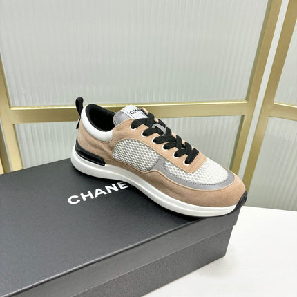 SNEAKER IN TAN BROWN SUEDE AND GREY BREATHABLE MESH