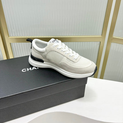 SNEAKER IN GREY SUEDE AND WHITE BREATHABLE MESH