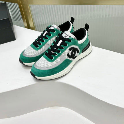 SNEAKER IN JADE GREEN SUEDE AND GREY BREATHABLE MESH