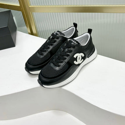 SNEAKER IN BLACK SUEDE WITH WHITE LOGO