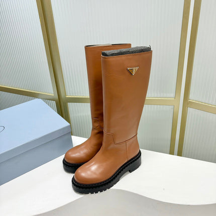 KNEE BOOTS WITH TRIANGLE LOGO IN CAMEL CALFSKIN