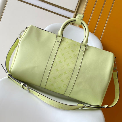 LV 25S KEEPALL BANDOULIÈRE 45 IN LIGHT OLIVE GREEN CALFSKIN SILVER HARDWARE