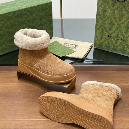 GG SNOW BOOTS IN CIDER BROWN EMBOSSED SUEDE AND BEIGE WOOL LINING