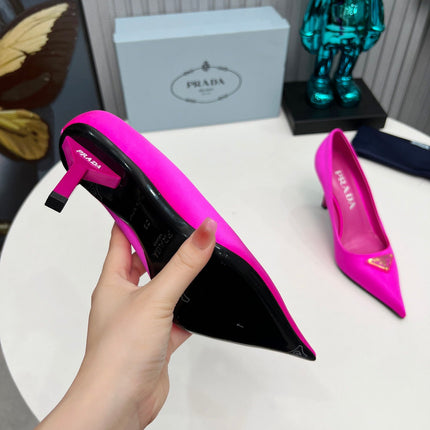 HIGH-HEEL PUMPS IN HOT PINK SATIN
