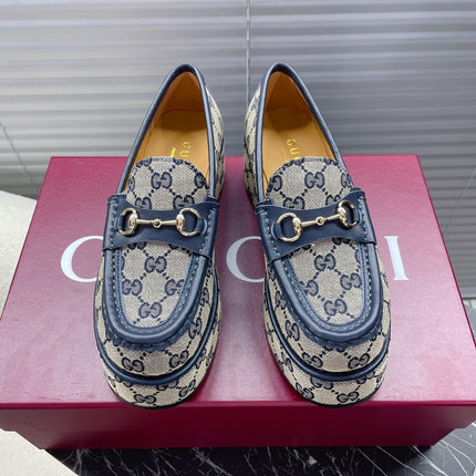 HORSEBIT PLATFORM LOAFER IN TAN BEIGEMONOGRAM JACQUARD FABRIC AND NAVY BLUE CALFSKIN