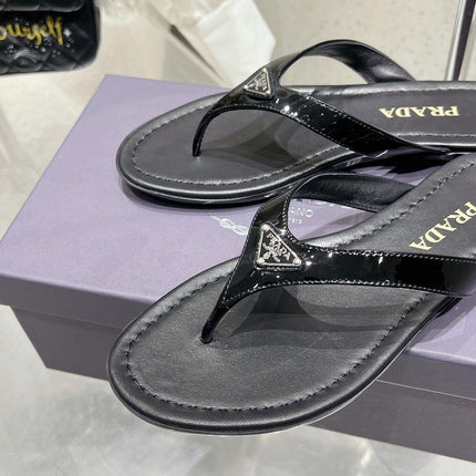 PRA PATENT LEATHER THONG SLIPPER BLACK