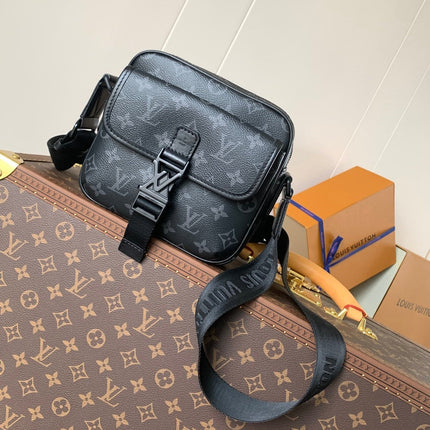 LV 25S GETAWAY MESSENGER BAG 20 IN BLACK MONOGRAM ECLIPSE CANVAS