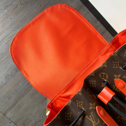 LV 25S CHRISTOPHER BACKPACK 48 IN BROWN AND VERMILION CANVAS MONOGRAM