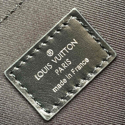 LV 25S NOÉ CARGO 24 IN BLACK GLOSSY CALFSKIN SILVER HARDWARE