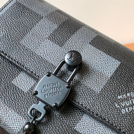 LV 25S STEAMER BAG 18 IN DAMOFLAGE BLACK CANVAS