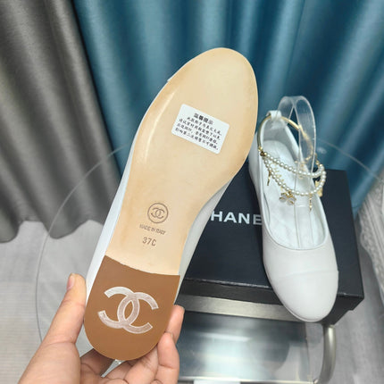 MARY JANE WITH PEARL STRAP IN WHITE LAMBSKIN