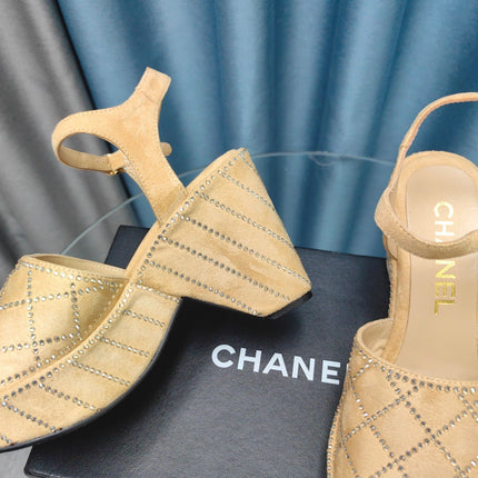 THICK-SOLED WEDGE SANDALS IN BEIGE CREAM SUEDE