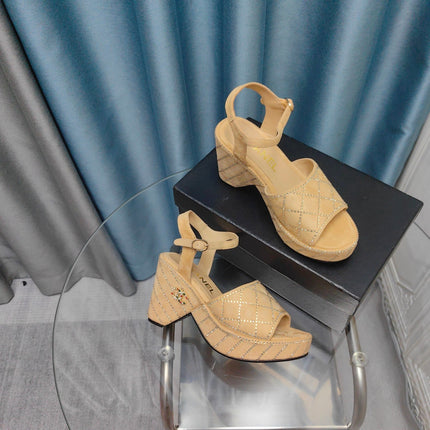 THICK-SOLED WEDGE SANDALS IN BEIGE CREAM SUEDE