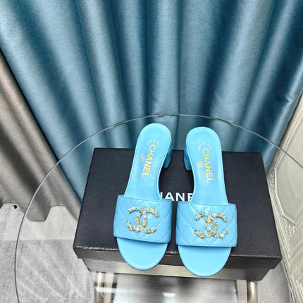 MULE SLIDE SANDAL IN SKY BLUE LAMBSKIN