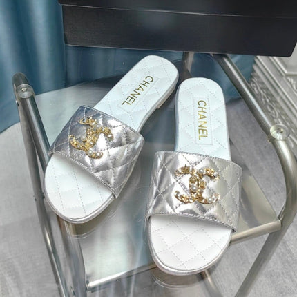 QUILTED SLIPPERS SILVER SHEEPSKIN