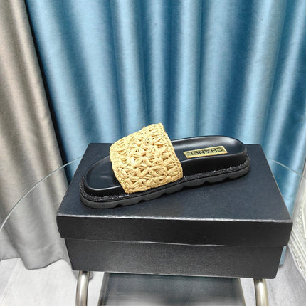 KNIT SLIPPERS IN DARK CREAM WOVEN SATIN AND BLACK SHEEPSKIN