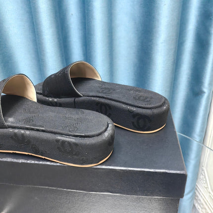 THICK-SOLE SLIPPERS BLACK SATIN