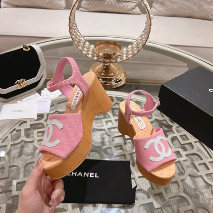 WEDGE SANDALS IN LIGHT PINK LAMBSKIN WITH LOGO